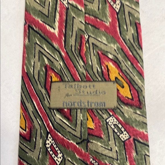 Vibrant Green and Red Ikat Pattern Tie - Picture 3 of 5